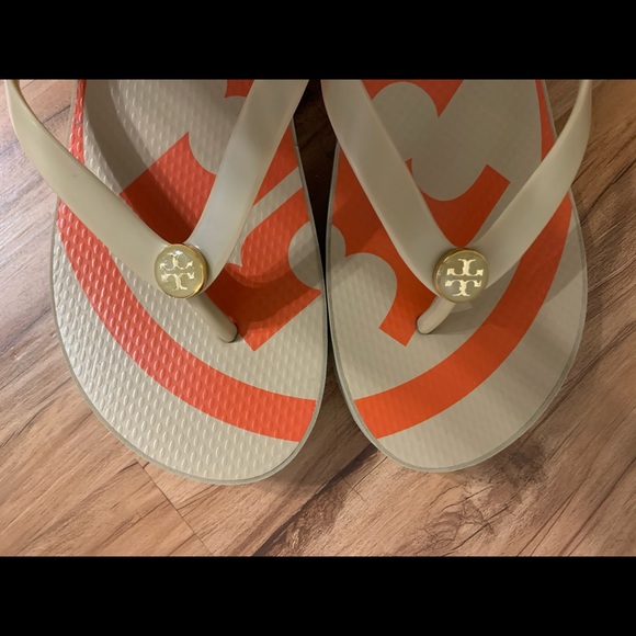 🚫SOLD🚫Tory Burch Orange and Tan Sandals - Picture 7 of 15